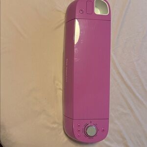 Cricut Explore Air 2 in Bright Pink